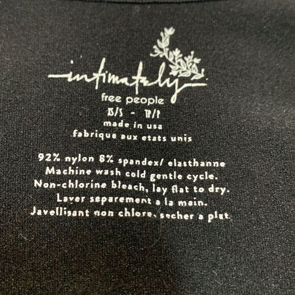 🟢3 items for $20 ——INTIMATELY Free People black deep v-neck long-sleeve stretchy - Picture 3 of 6